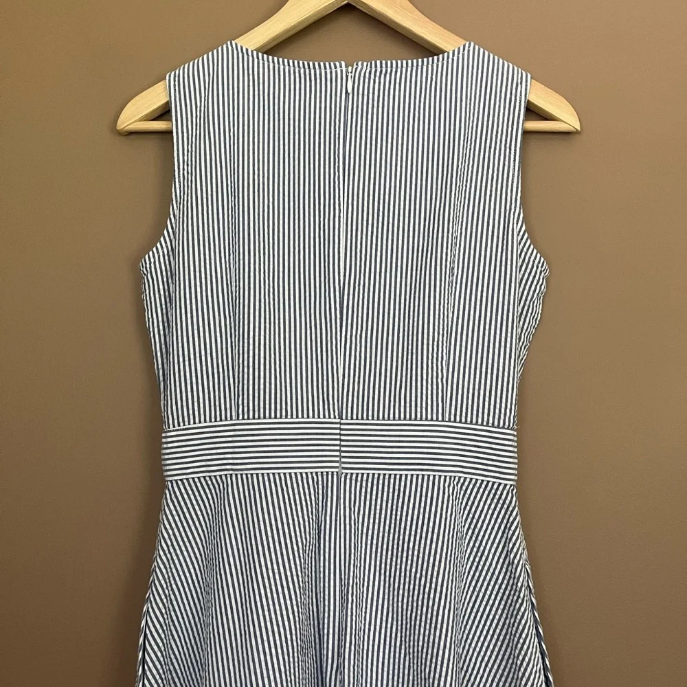 {Talbots} Sleeveless Seersucker Fit & Flare Midi Dress in Blue & White - Size 4 - Picture 5 of 8